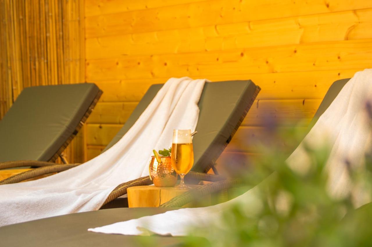 Wellness Mitten In Der Wasserfallstadt Triberg Triberg im Schwarzwald Eksteriør bilde