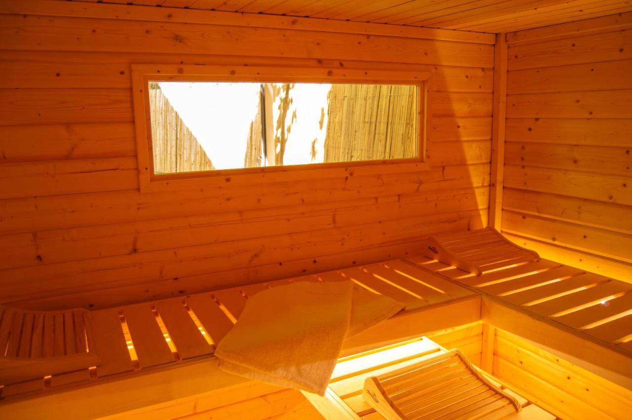 Wellness Mitten In Der Wasserfallstadt Triberg Triberg im Schwarzwald Eksteriør bilde