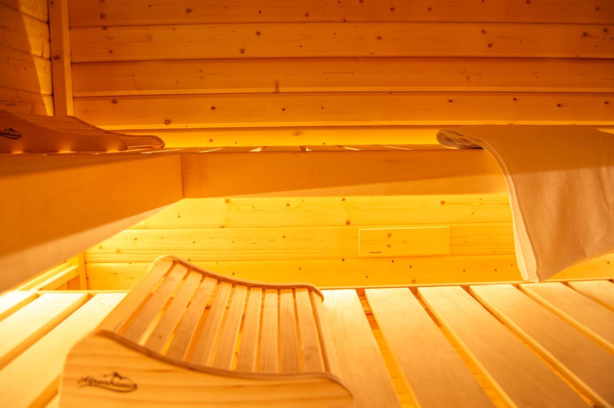 Wellness Mitten In Der Wasserfallstadt Triberg Triberg im Schwarzwald Eksteriør bilde