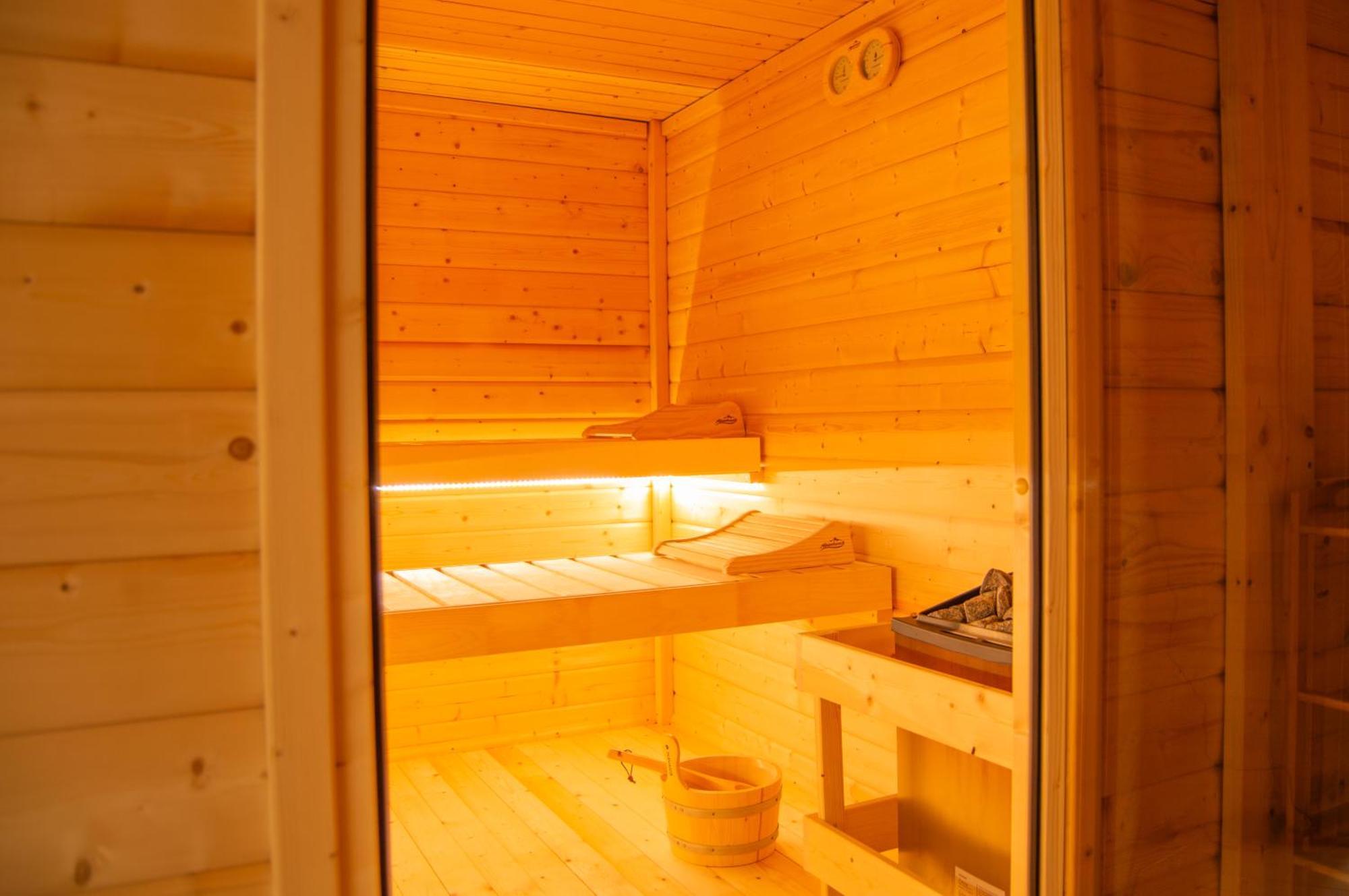 Wellness Mitten In Der Wasserfallstadt Triberg Triberg im Schwarzwald Eksteriør bilde